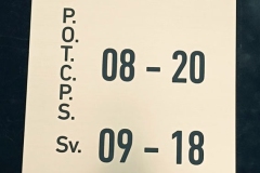 Gravēta plastikāta plāksne Zeltīta. Darba laiks