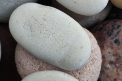 Gravēts teksts akmenī