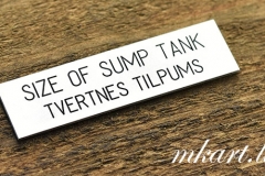 Alumīnija marķējums, teksts krāsots.