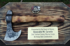 Balva  - Dāvana ar gravētu plāksnīti