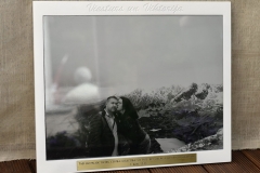 Foto rāmis 300x400mm ar gravējumu un inkrustētu metāla plāksnīti ar novēlējumu.