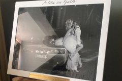 Foto rāmis 300x400mm ar gravējumu un inkrustētu metāla plāksnīti ar novēlējumu.