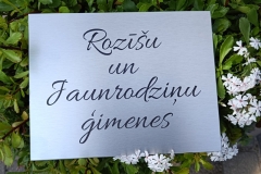 ALUMĪNIJA PIEMIŅAS PLĀKSNE AR GRAVĒJUMU