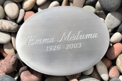 Ovālas formas nerūsējošā tērauda plāksne kapiem ar gravētu tekstu