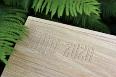 Gravējums uz servējama  dēļa