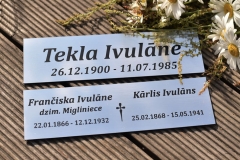 GRAVĒTA NERŪSĒJOŠĀ TĒRAUDA PLĀKSNE KRUSTAM