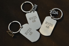 ATSLĒGAS PIEKARIŅŠ AR GRAVĒJUMU