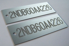 Gravēti alumīnija marķējumi kabeļiem. Gravēti alumīnija marķējumi kabeļiem.