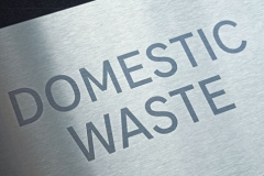 LĀZERMARĶĒJUMS NERŪSĒJOSĀ TĒRAUDĀ