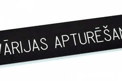 Iekārtu marķējumi, melns-balts plastikāts