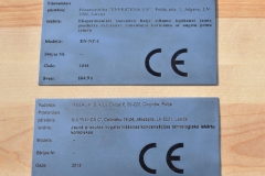 Gravējums nerūsējošā tēraudā. Tehnisko datu plāksne ar krāsotu tekstu.