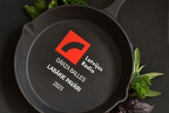 GRAVĒJUMS ČUGUNA PANNĀ