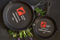 GRAVĒJUMS ČUGUNA PANNĀ