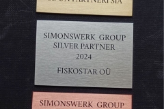 Plāksnītes  balvām 1. misiņš 2 alumīnijs brushed 3. kapars