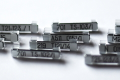 ABS dzīslu marķējumi ar stiprinājumu