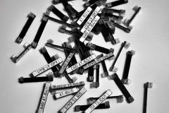 ABS dzīslu marķējumi ar stiprinājumu