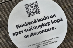 Gravēts QR kods nerūsējošā tēraudā