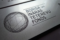 Nerūsējošā tērauda plāksne ar smalku  gravējumu