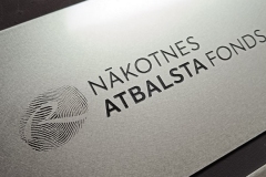 Nerūsējošā tērauda plāksne ar smalku gravējumu